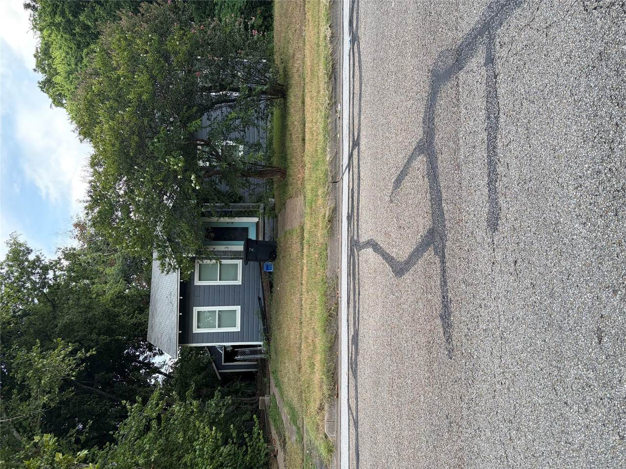 907 Attas Ave - Photo 1