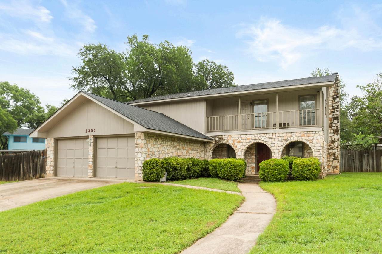 1303 Creekview Dr - Photo 1