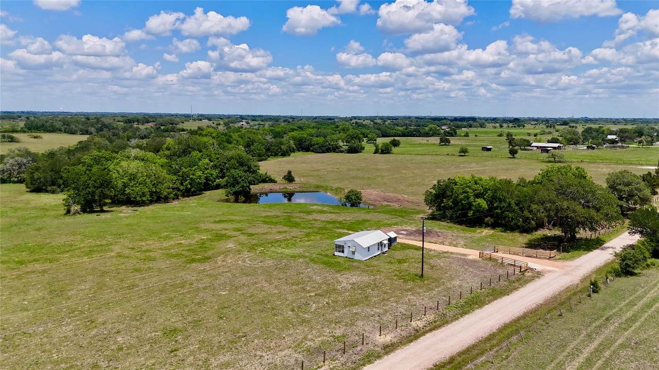 1070 Muehr Rd - Photo 1