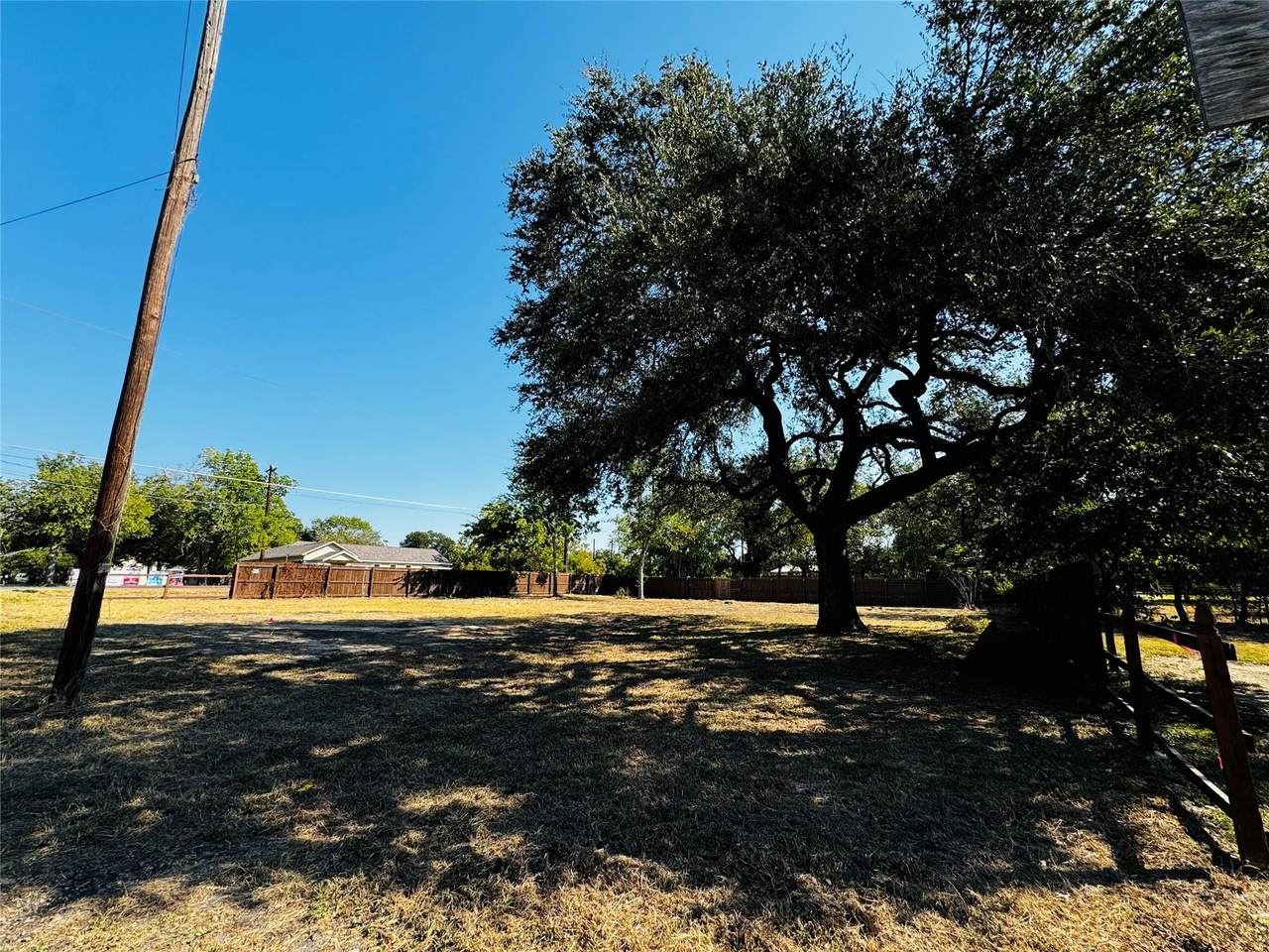 1322 Green St - Photo 1