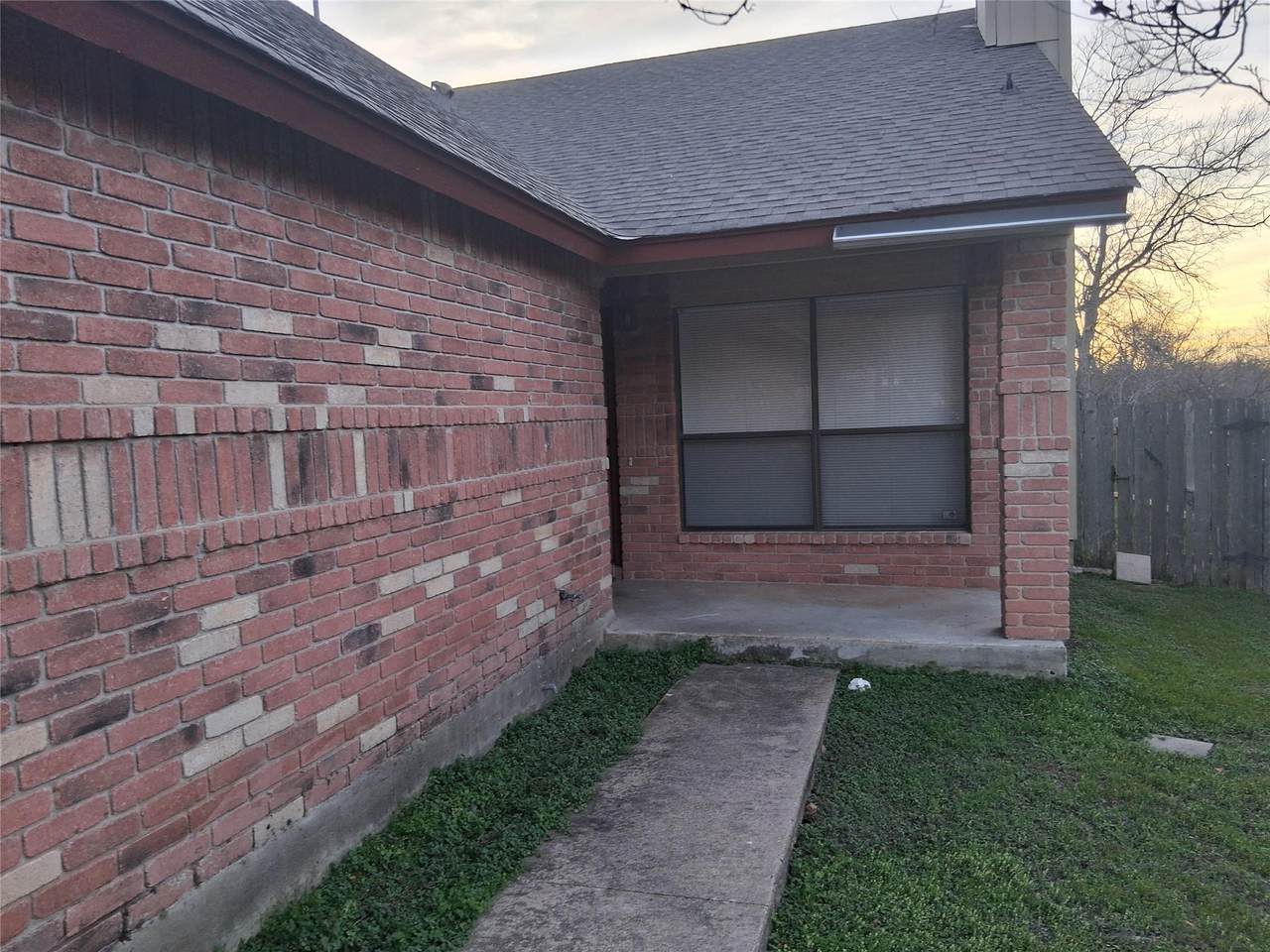 618 Rollingway Dr - Photo 1