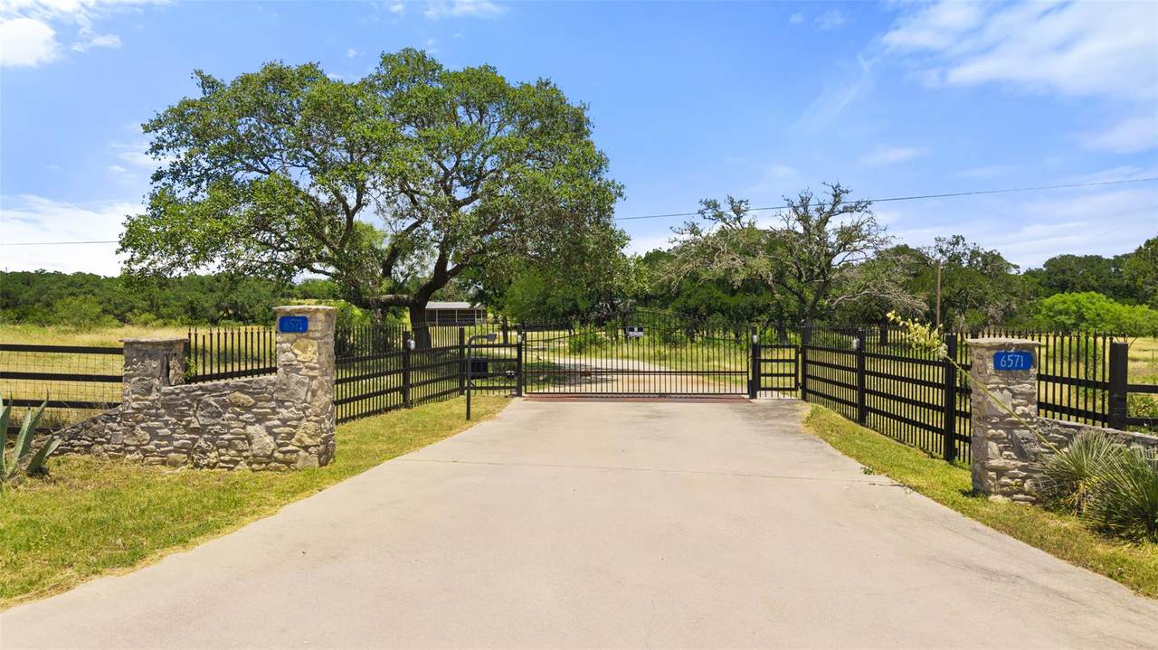 https://bt-photos.global.ssl.fastly.net/austin/1280_boomver_1_4266680-2.jpg