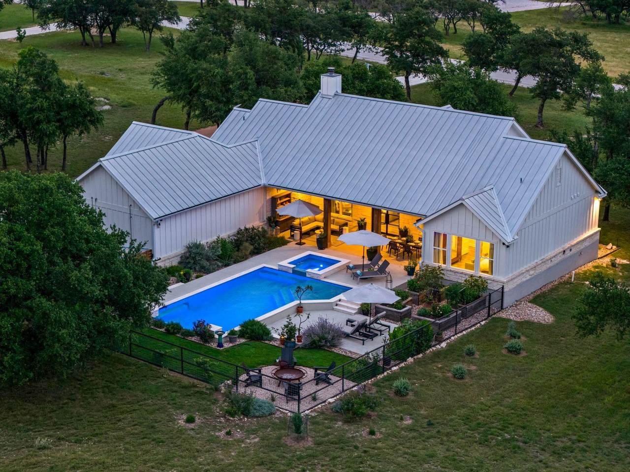 https://bt-photos.global.ssl.fastly.net/austin/1280_boomver_1_4274831-2.jpg