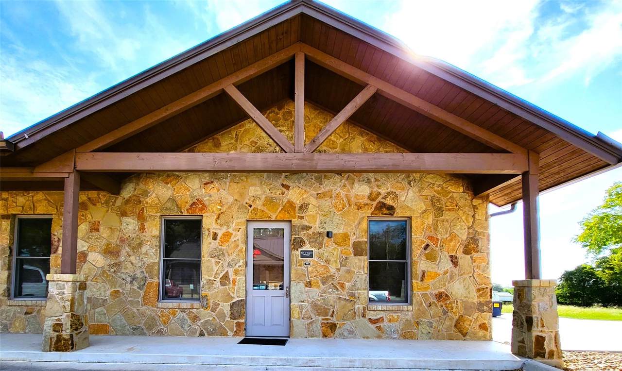 701 Hwy 290 - Photo 1