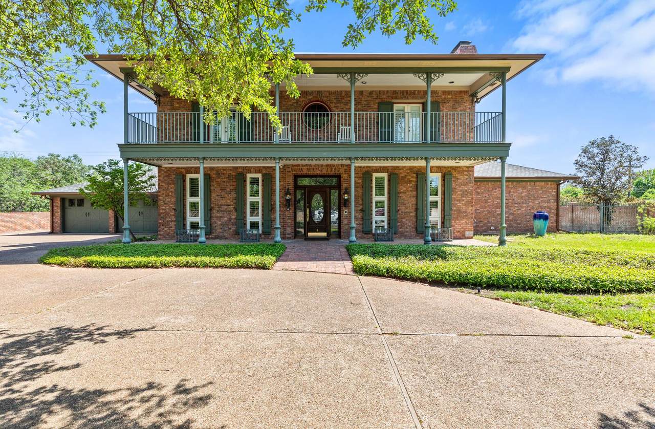 6 Carriage Sq - Photo 1