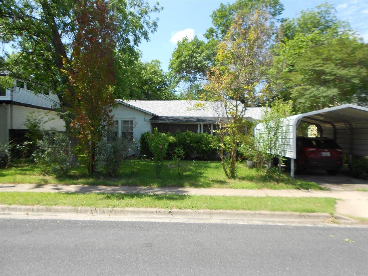 1405 Karen Ave - Photo 1