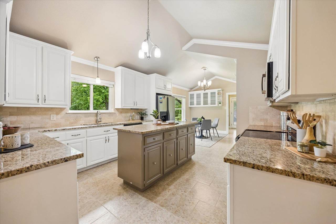 11403 Centennial Trl - Photo 1