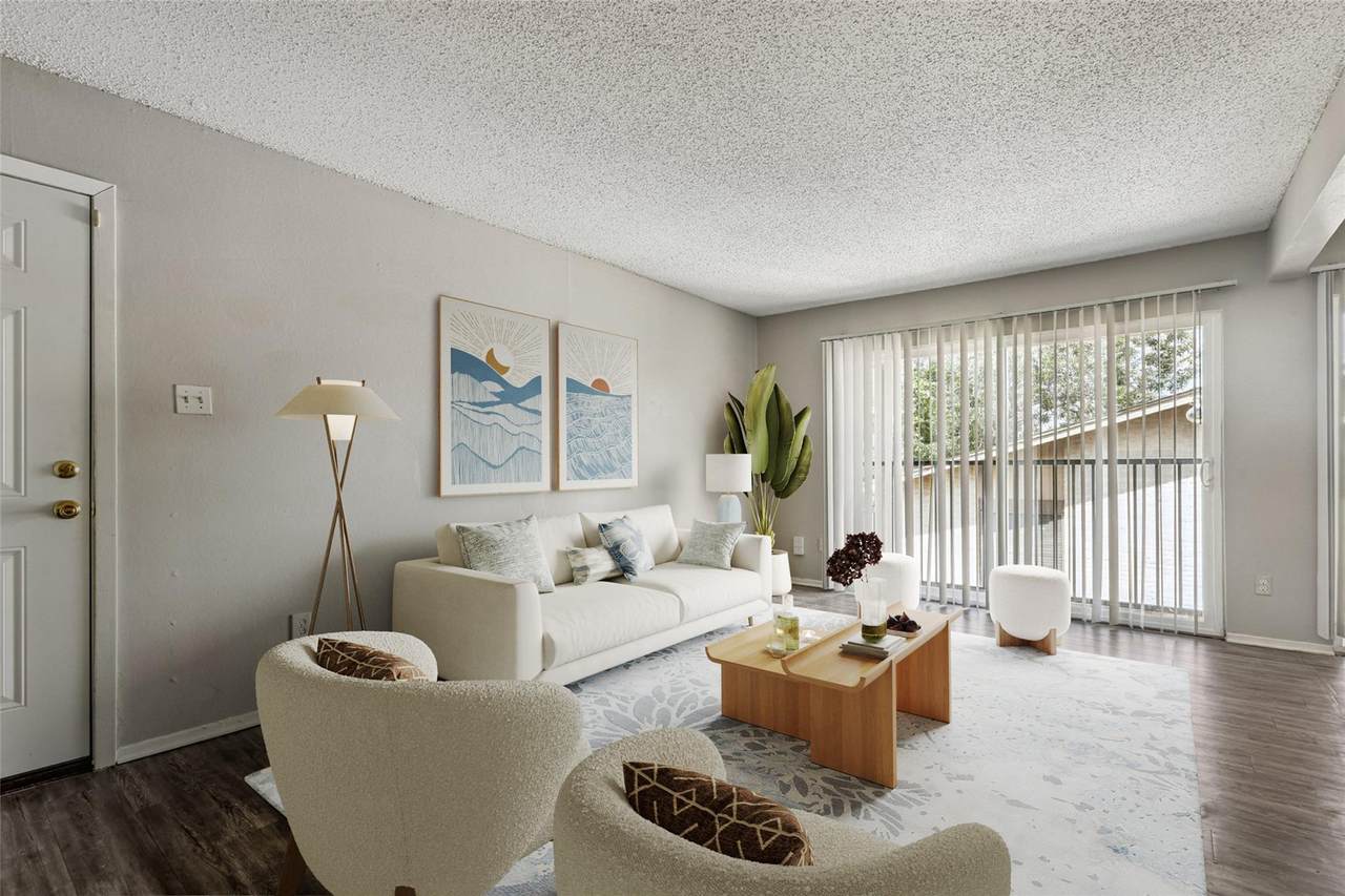 2124 Burton Dr - Photo 1