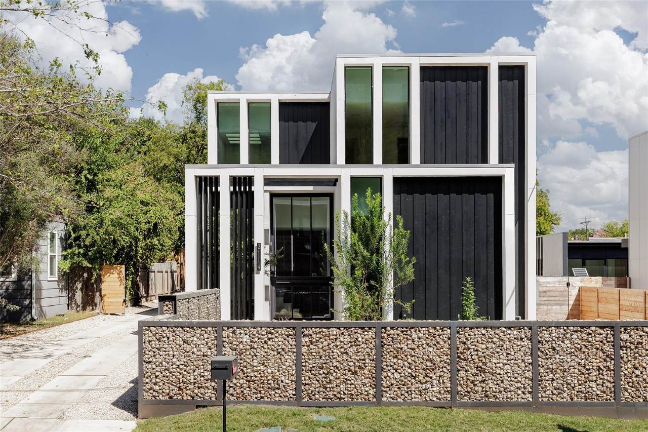 2114 Lawnmont Ave - Photo 1