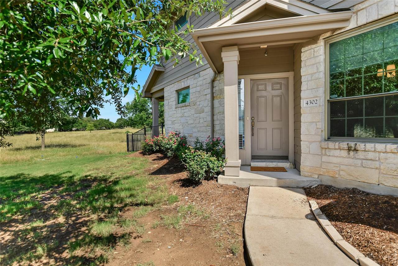9201 Brodie Ln - Photo 1