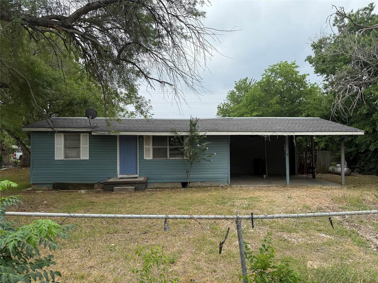 2505 Gardenia Dr - Photo 1