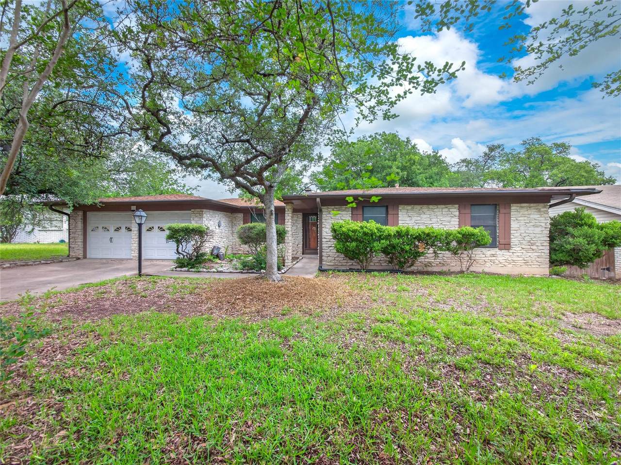 704 Jetta Ct - Photo 1