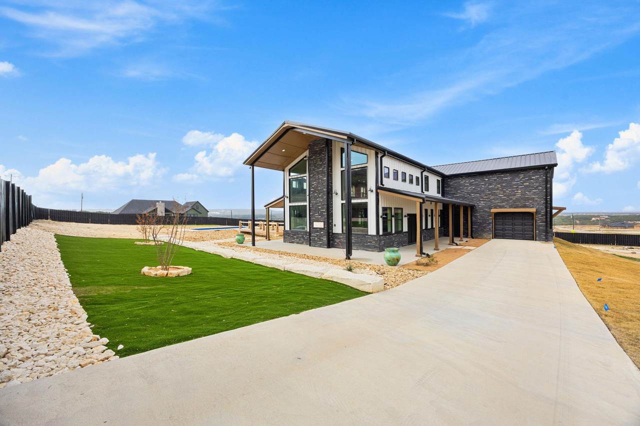 1244 Hadley Ln - Photo 1