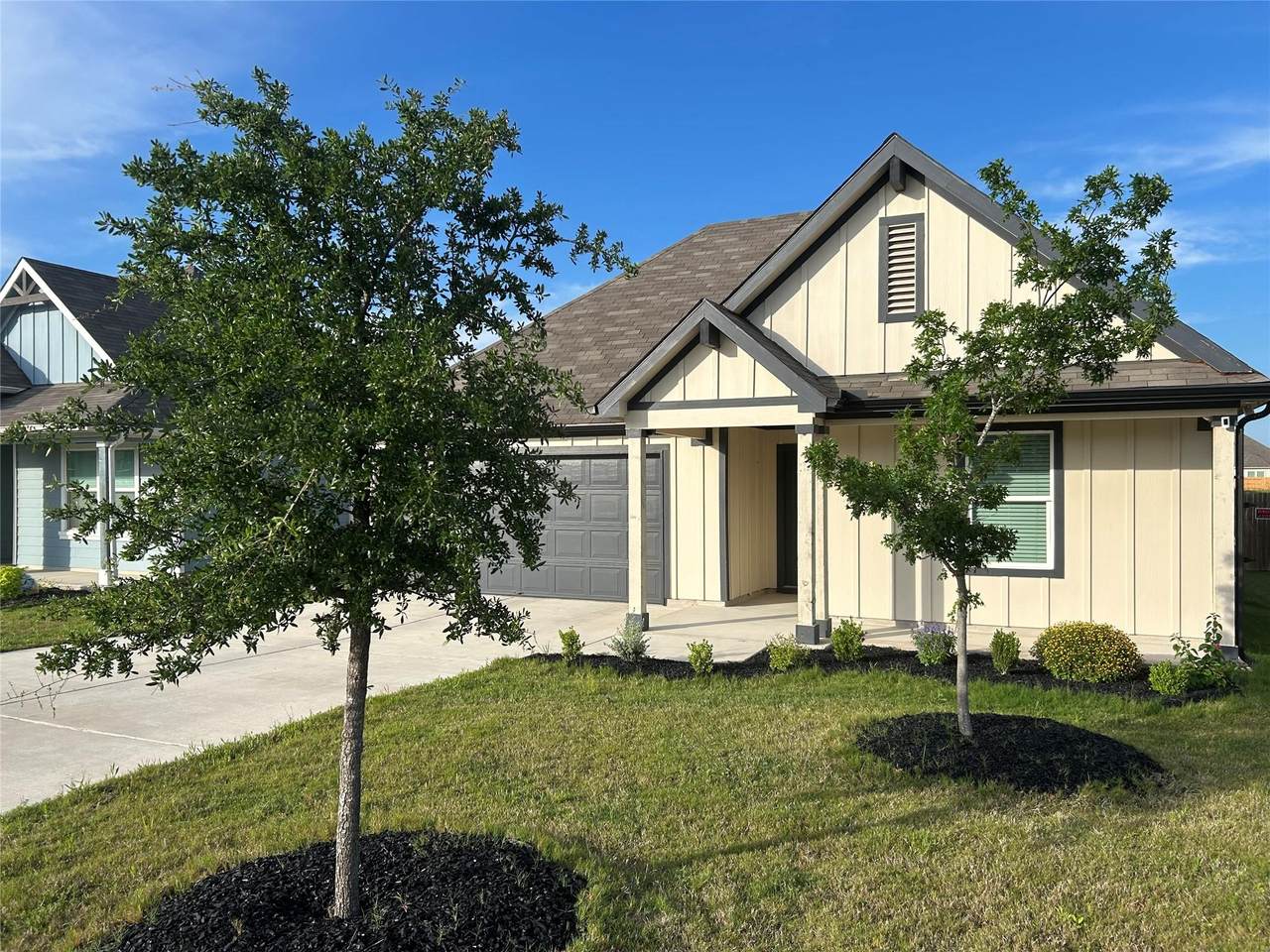 111 Sweetwater Creek Ln - Photo 1