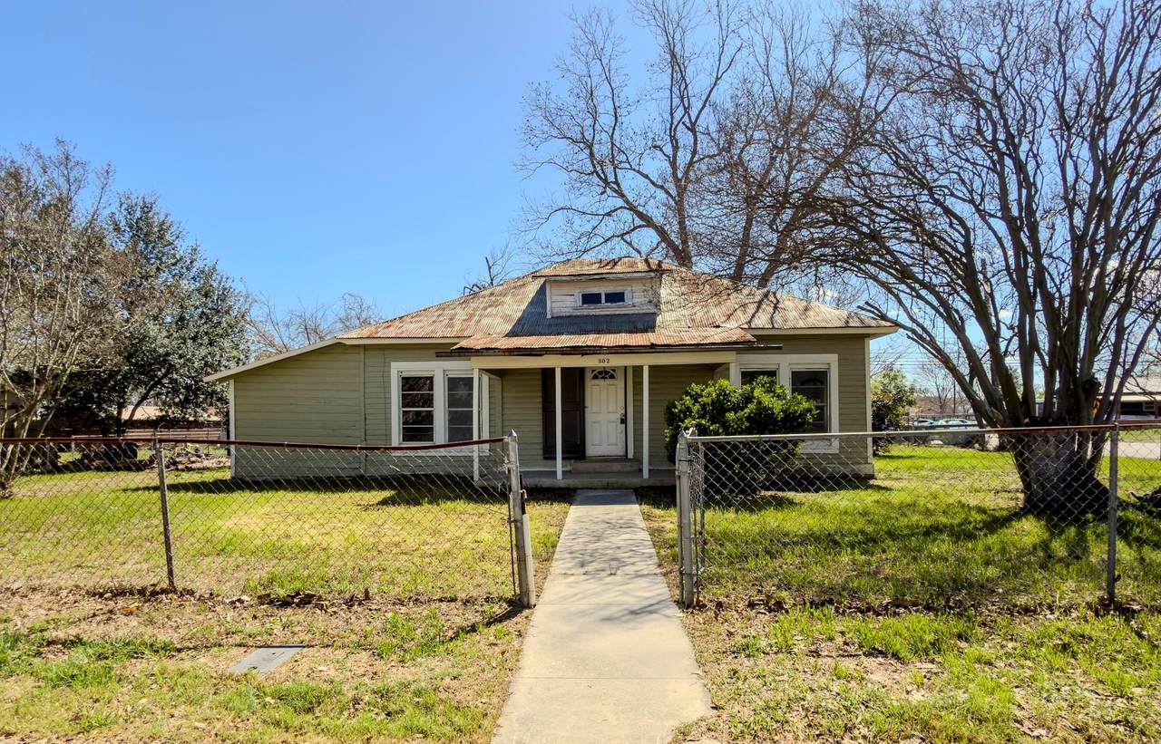 302 Crockett St - Photo 1