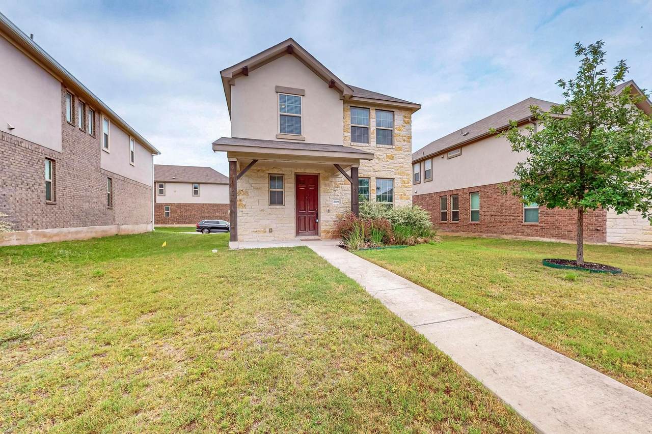 2908 Harvester Ln - Photo 1