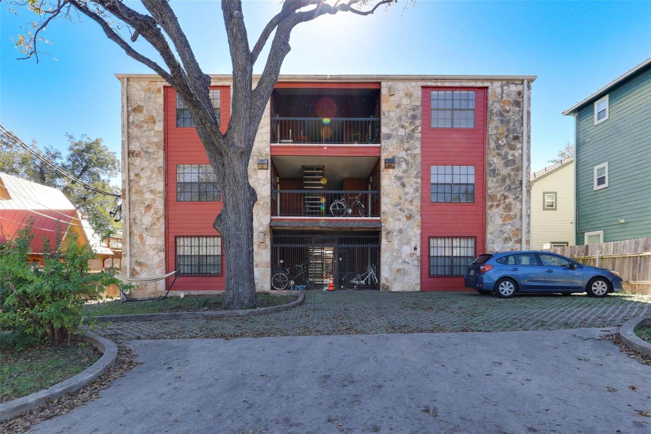 1903 20th St - Photo 1