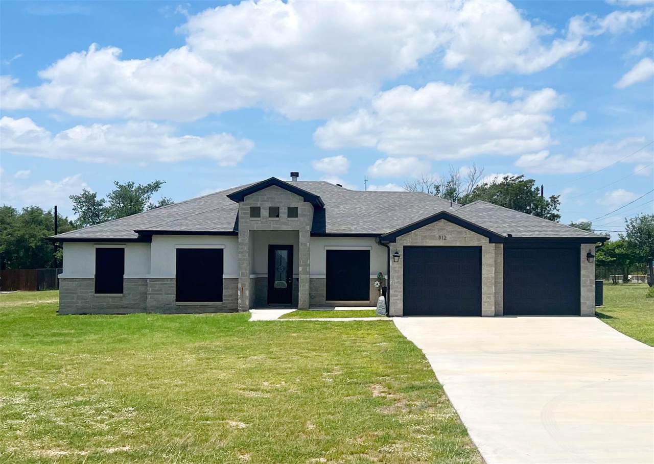 312 Sunrise Hls - Photo 1