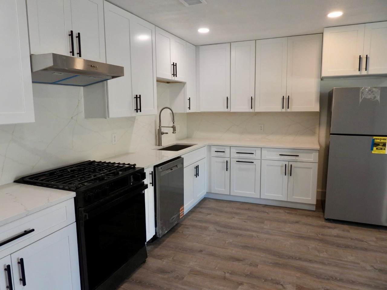 1619 Rutland Dr - Photo 1