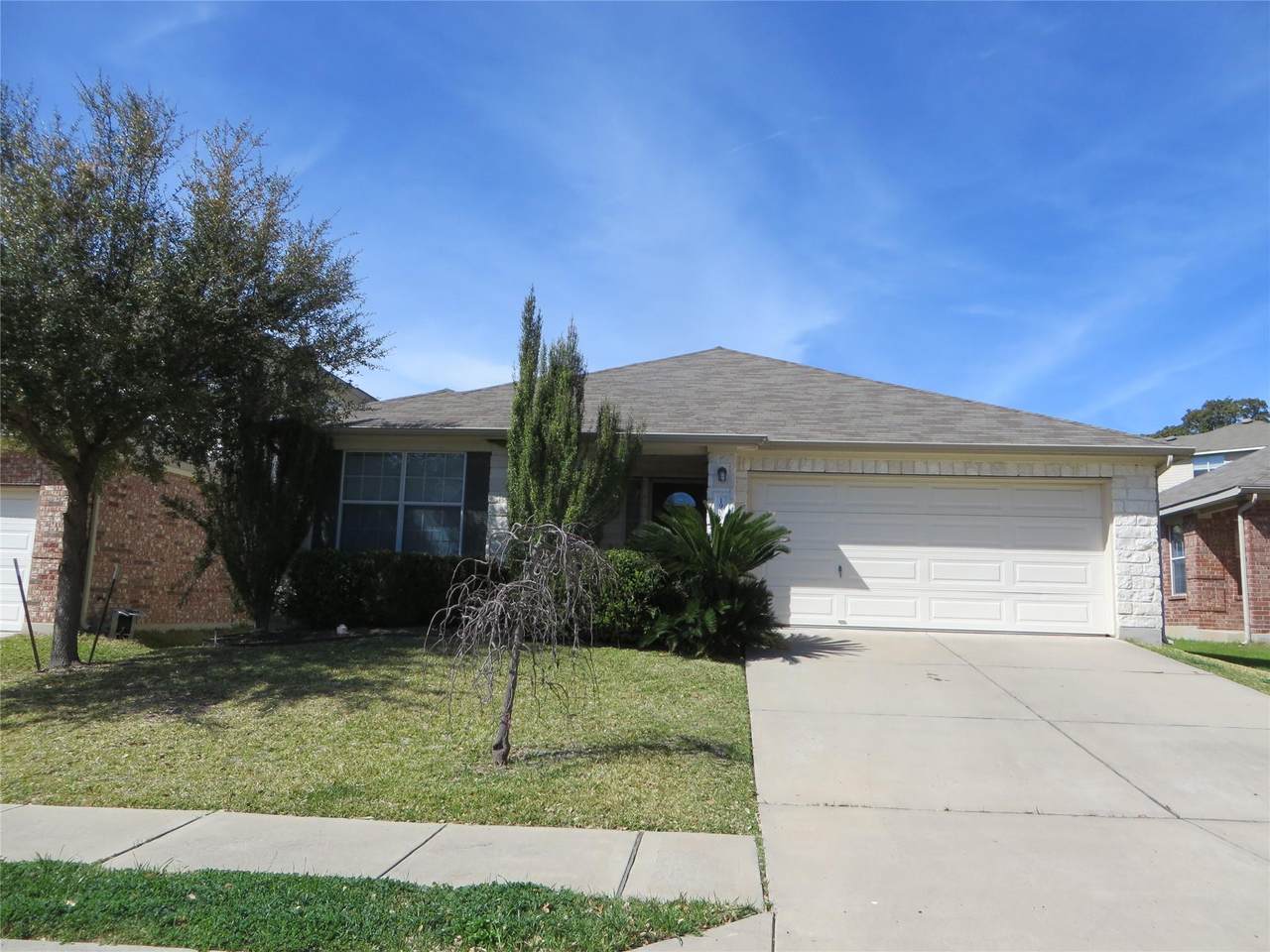 1906 Melissa Oaks Ln - Photo 1