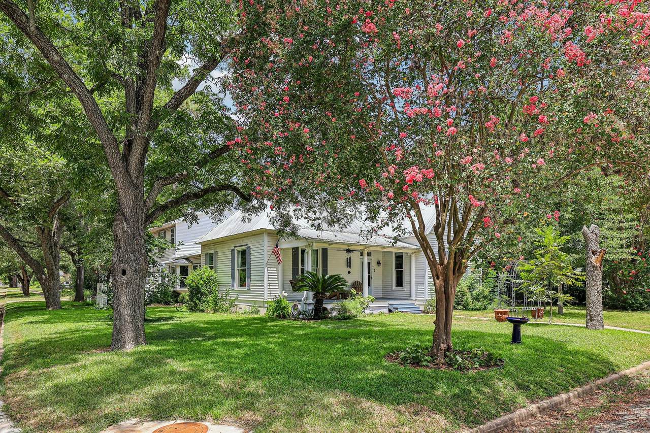 601 Garwood St - Photo 1