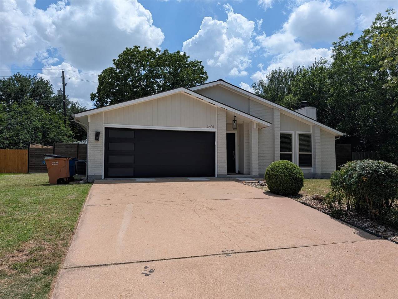 4601 Tamarack Trl - Photo 1