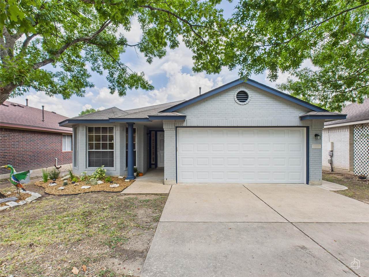 2606 Hutton Ln - Photo 1