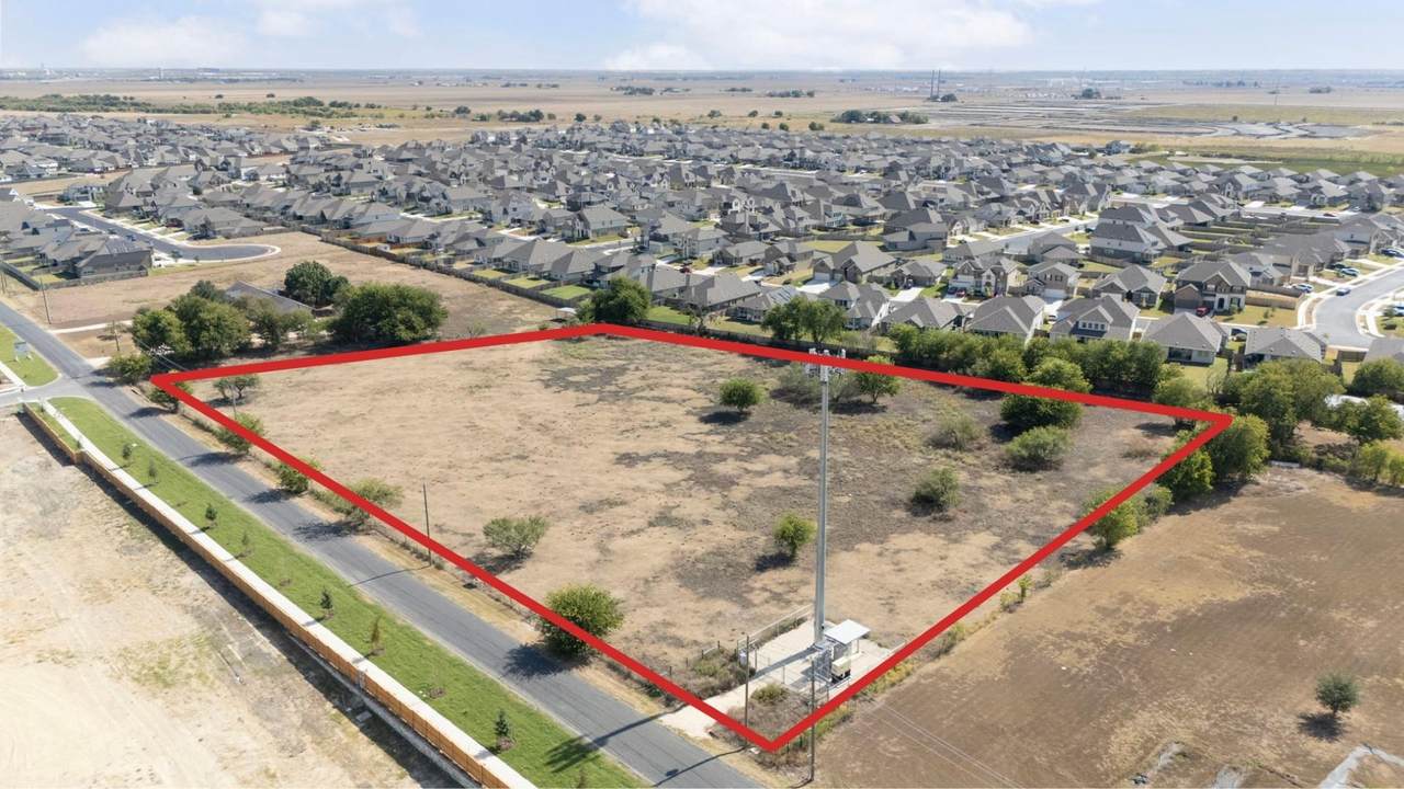 828 County Road 132 - Photo 1