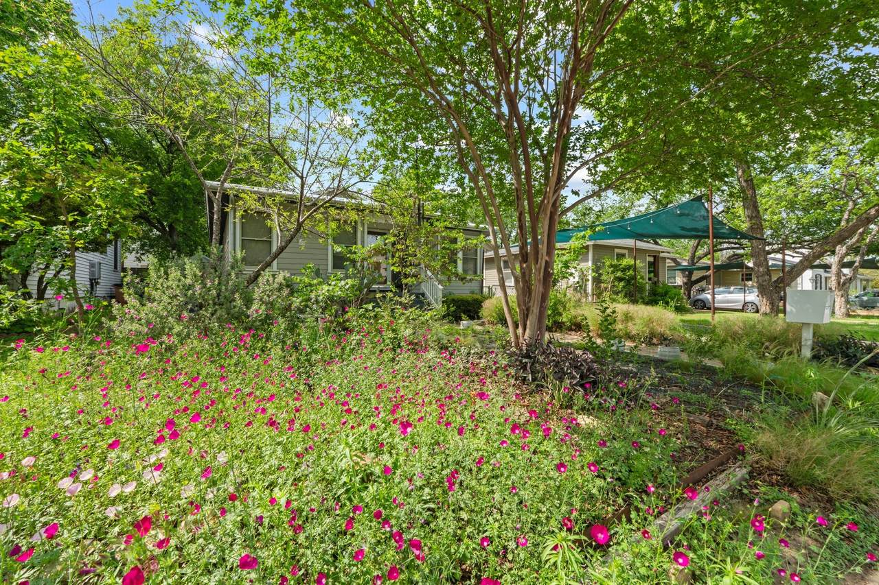 https://bt-photos.global.ssl.fastly.net/austin/1280_boomver_1_4651068-2.jpg