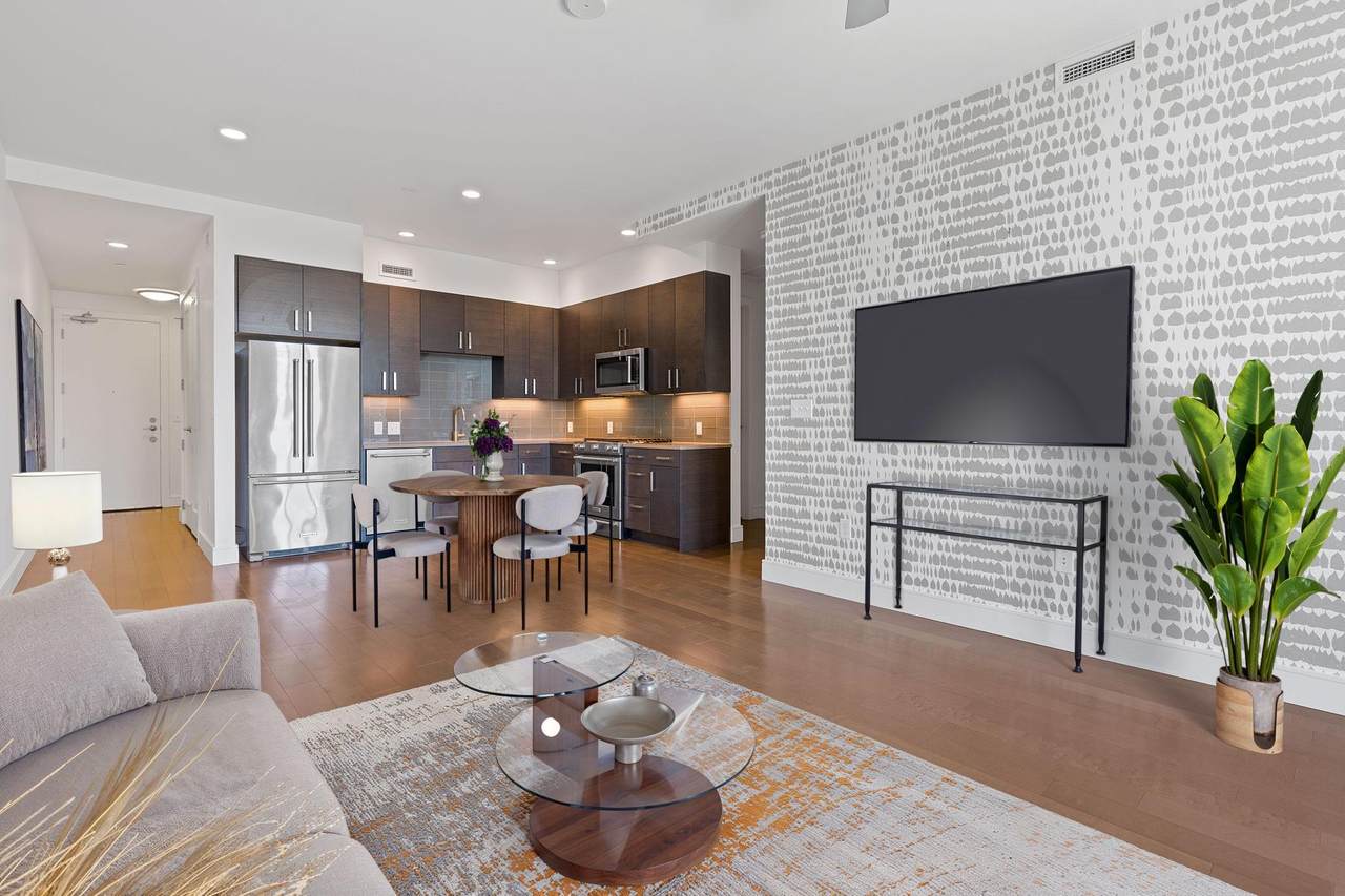 222 West Ave - Photo 1