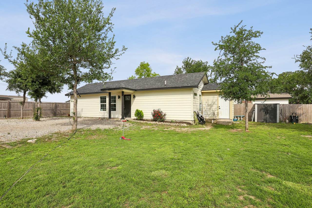 114 Jaguar St - Photo 1