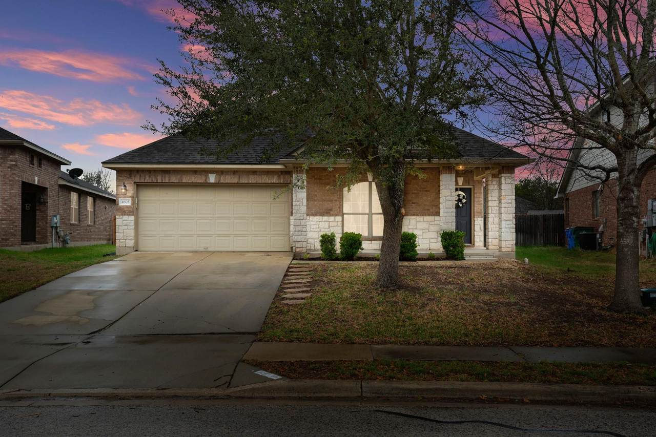 4605 Rolling Water Dr - Photo 1