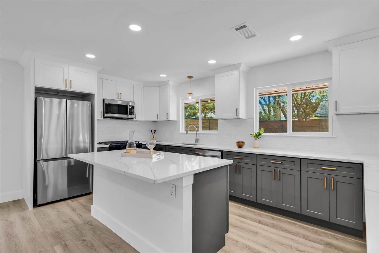 11602 Big Trl - Photo 1