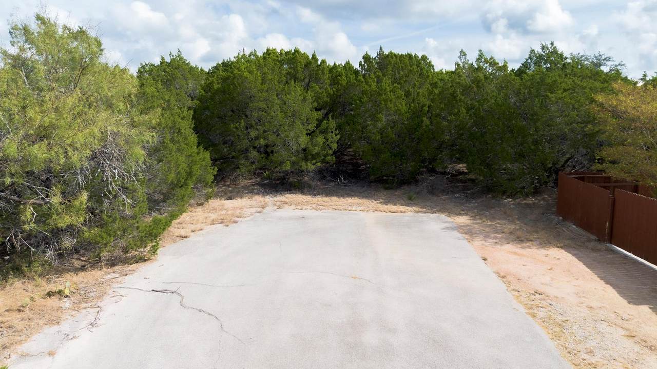 20701 Oak Gln - Photo 1