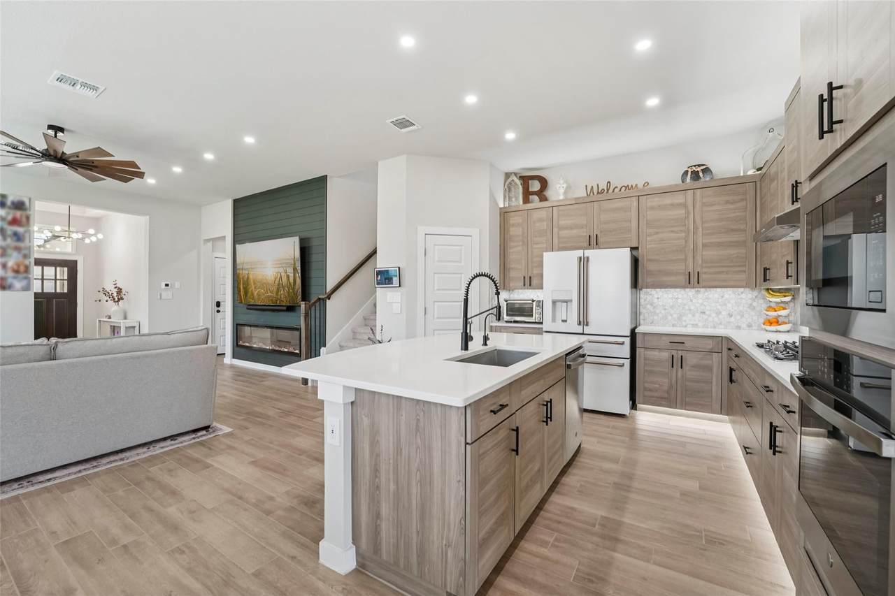 1108 Sweetspire St - Photo 1