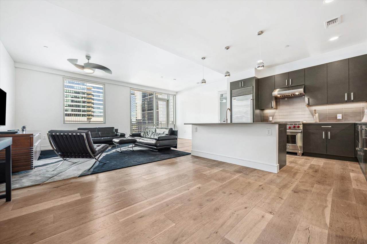 222 West Ave - Photo 1