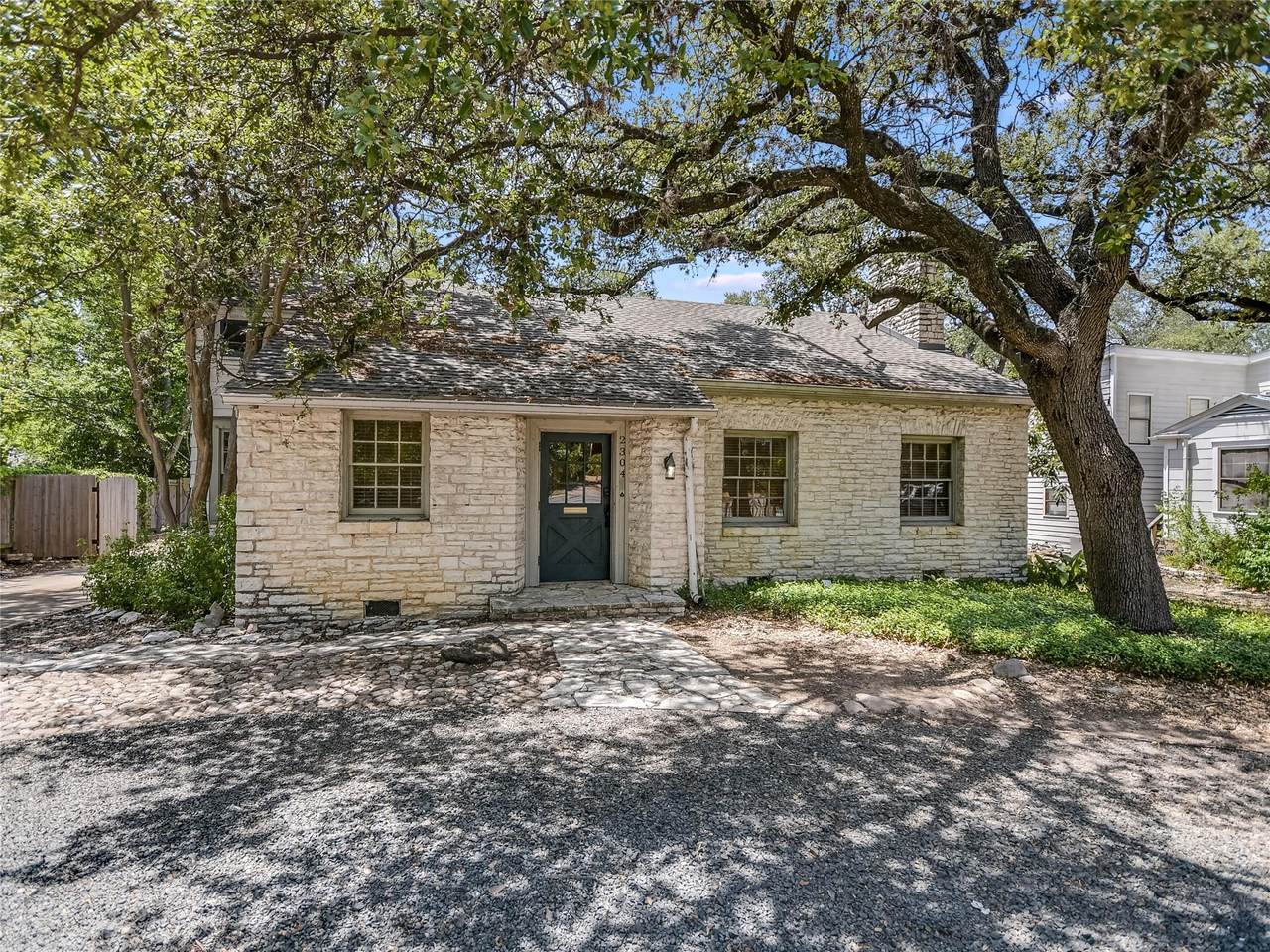 2304 Longview St - Photo 1