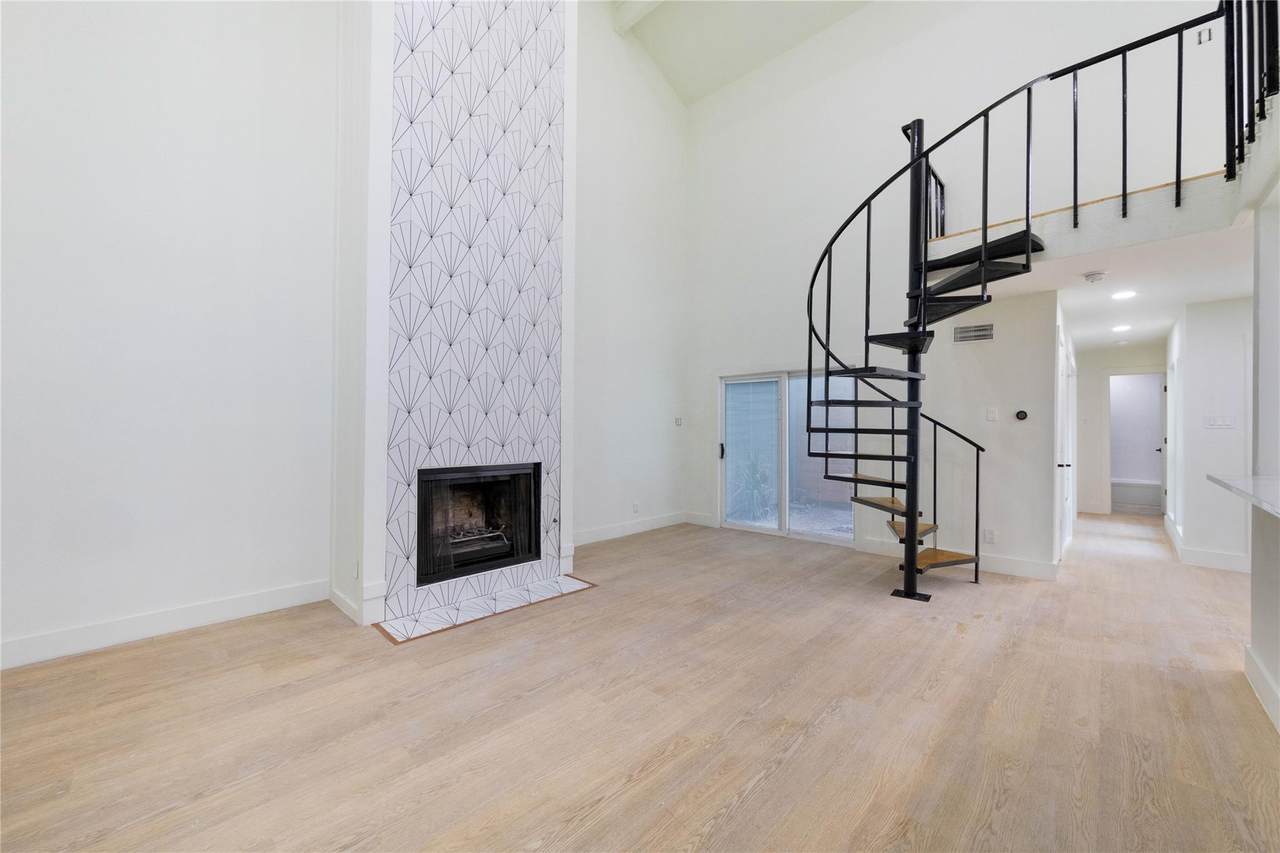 8807 Merion Cir - Photo 1