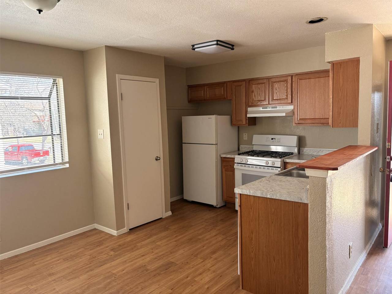 9902 Roxanna Dr - Photo 1