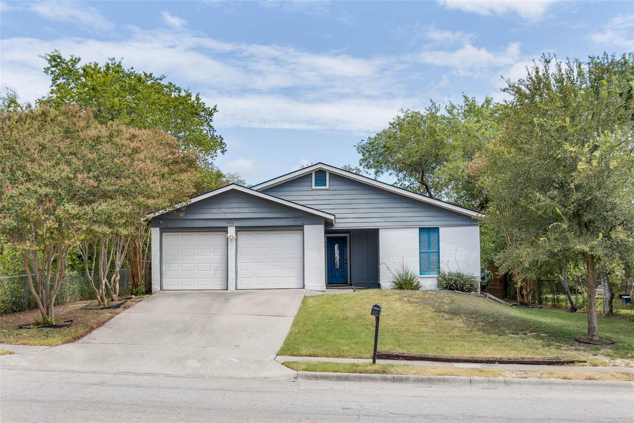 802 Prince Valiant Dr - Photo 1