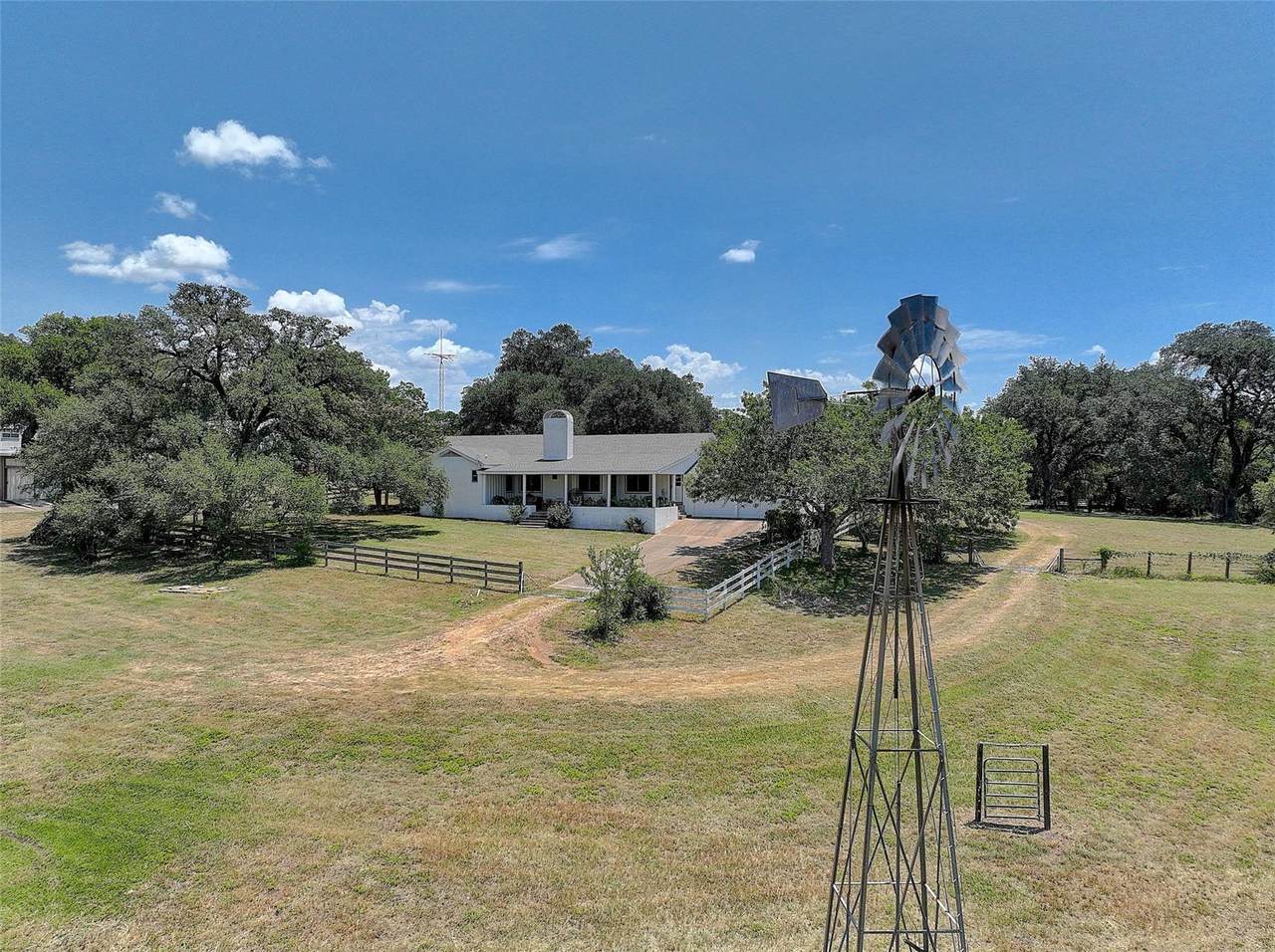 5715 Texas 159 Highway - Photo 1