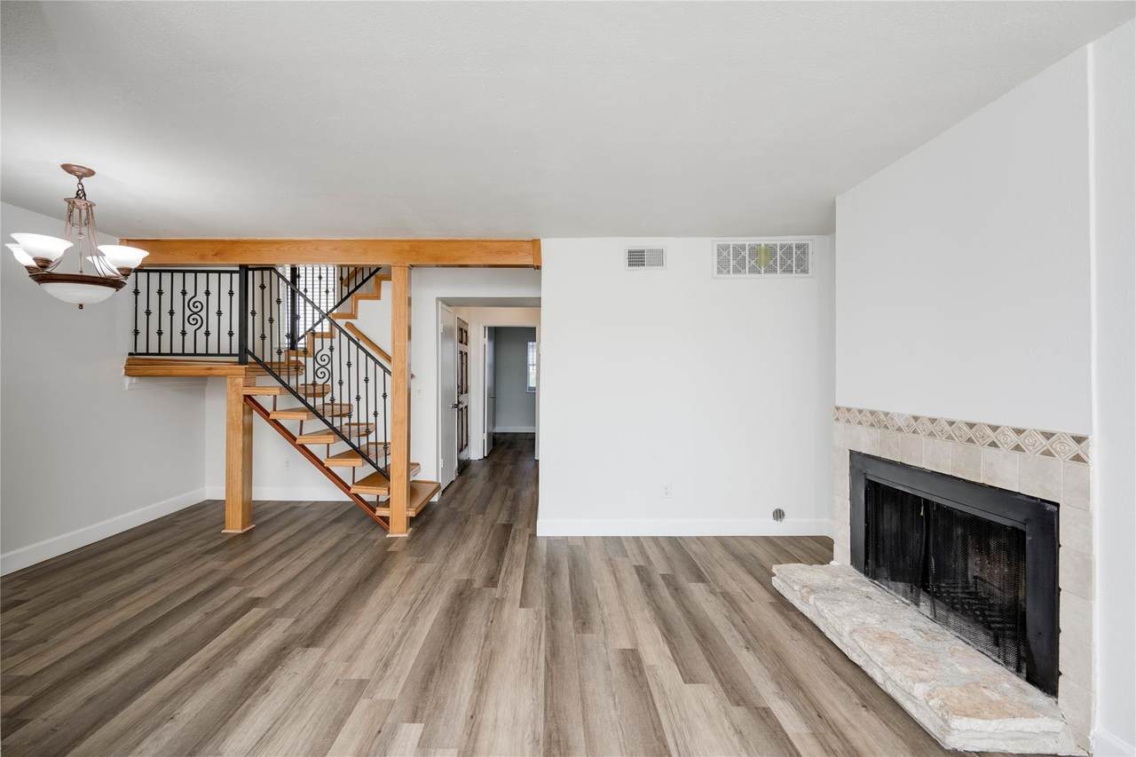 6910 Hart Ln - Photo 1