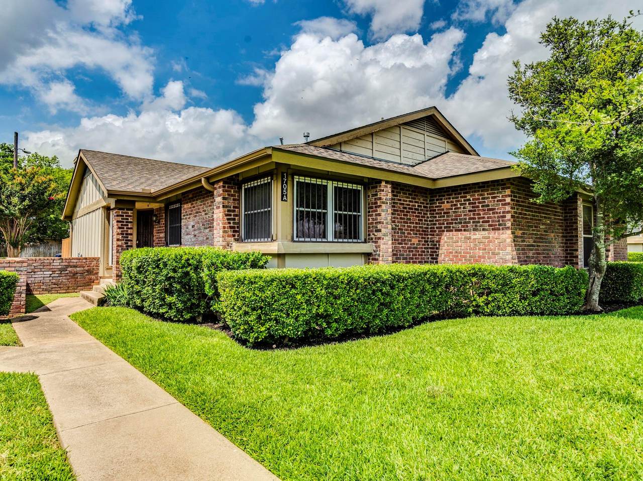 1705 Braker Ln - Photo 1