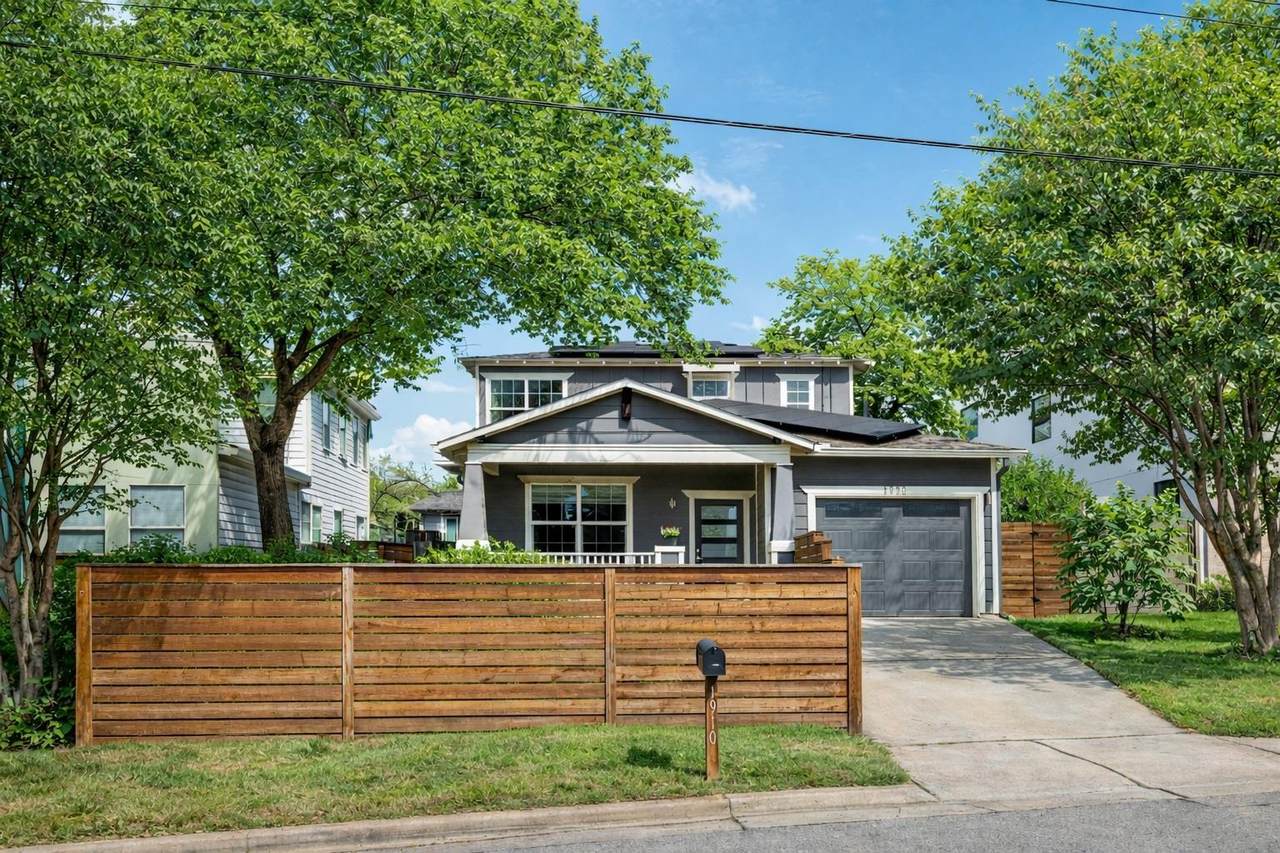 1910 10th St - Photo 1