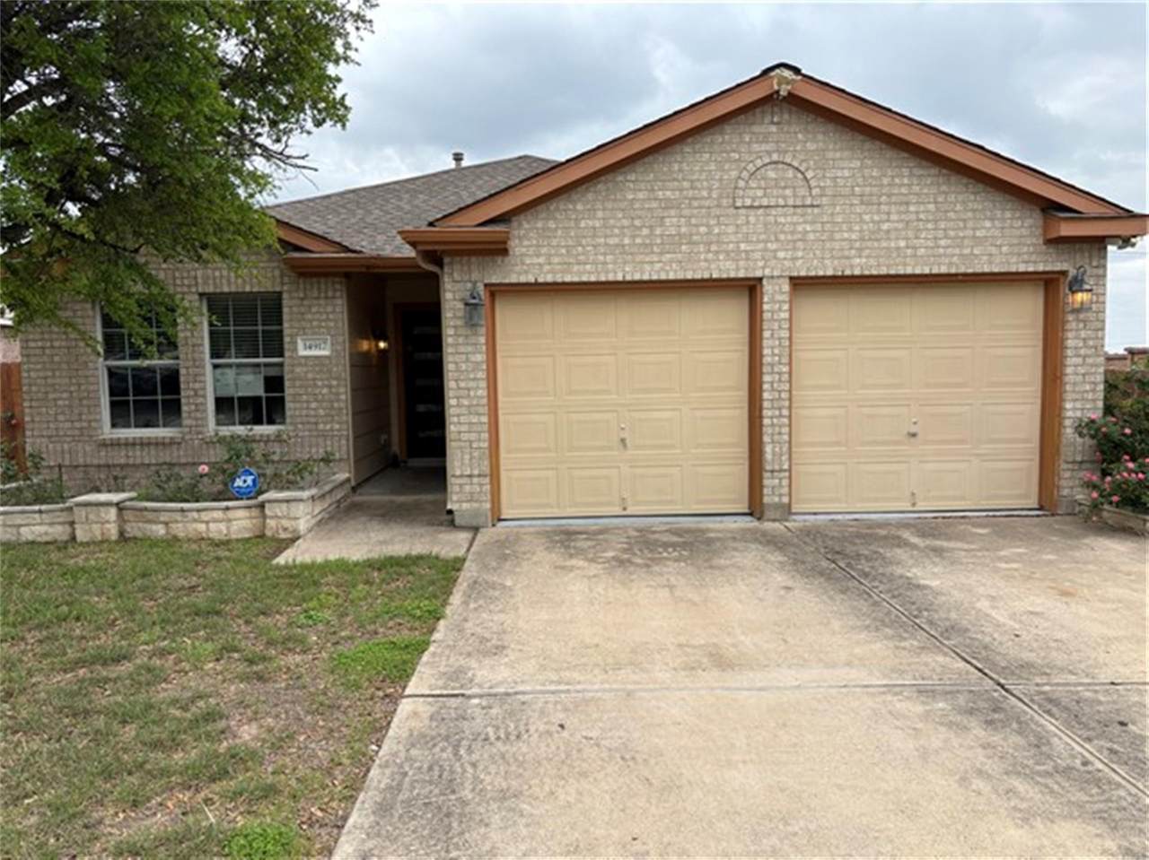 14917 Lantern Dr - Photo 1