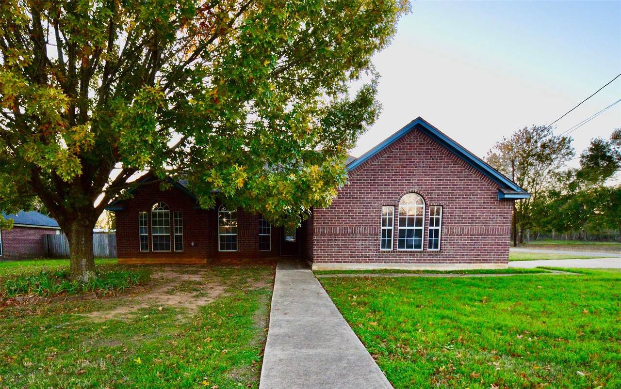 643 Yegua Dr - Photo 1