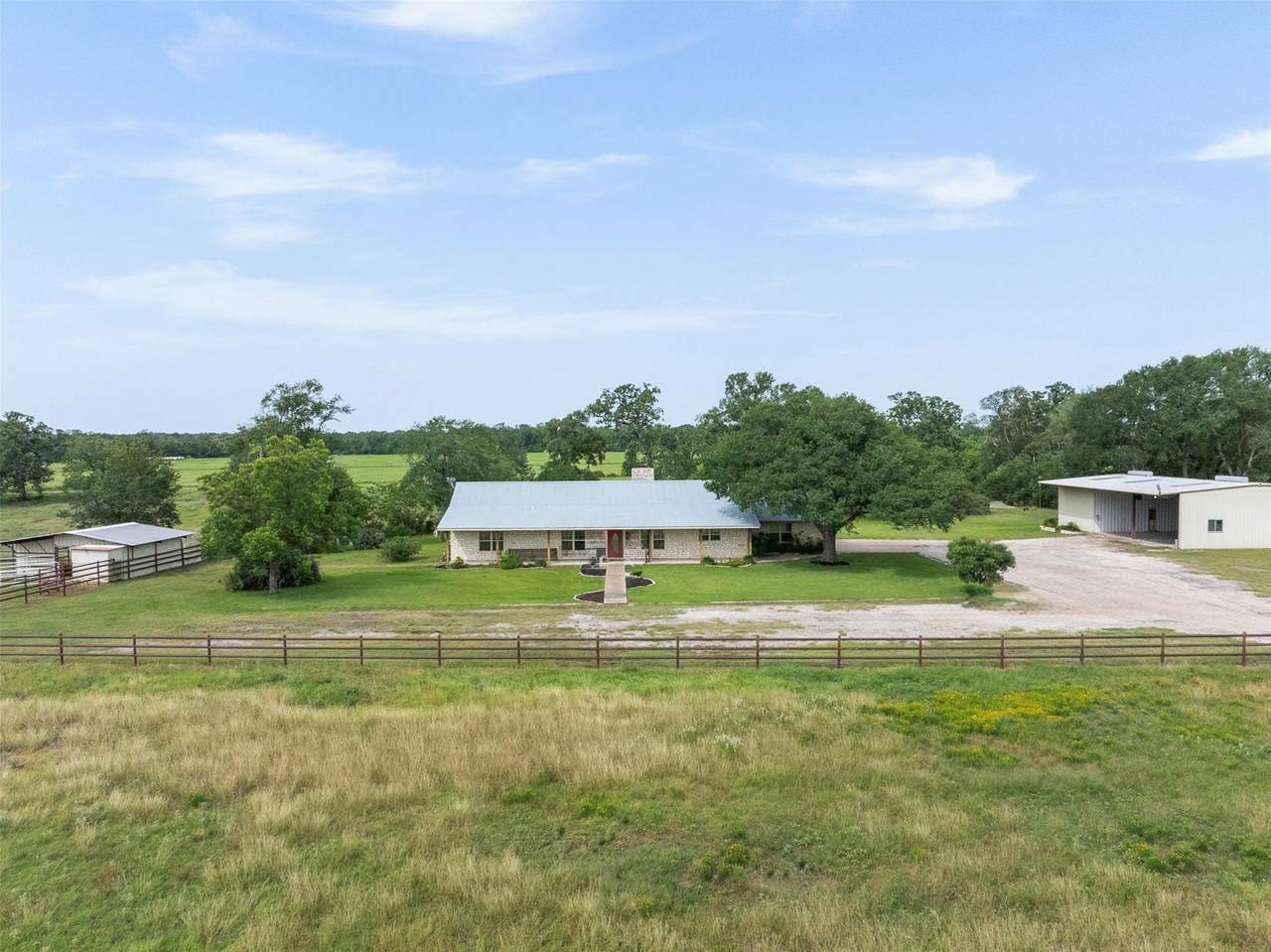 1140 Private Road 8022 - Photo 1