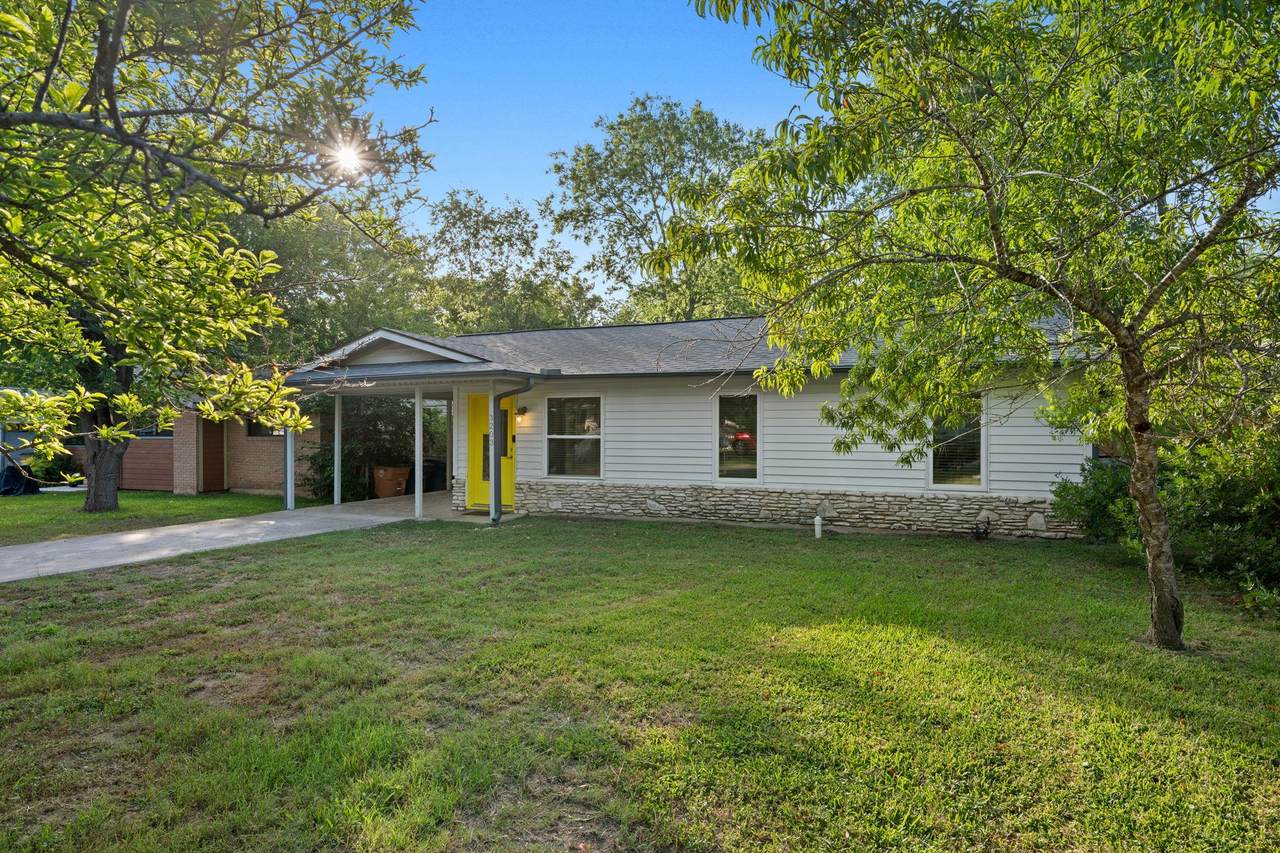 3203 Dolphin Dr - Photo 1