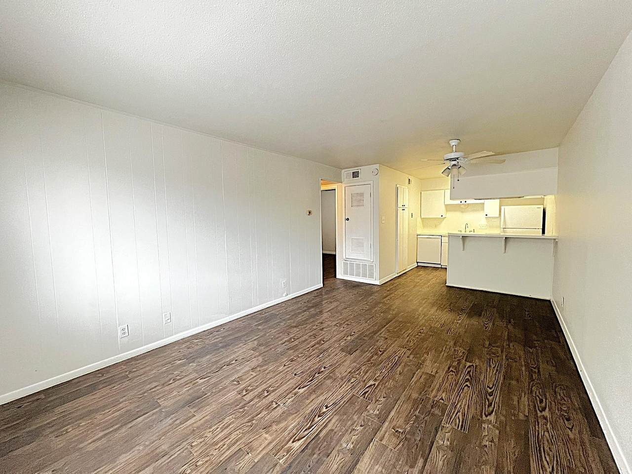 1037 44th St - Photo 1