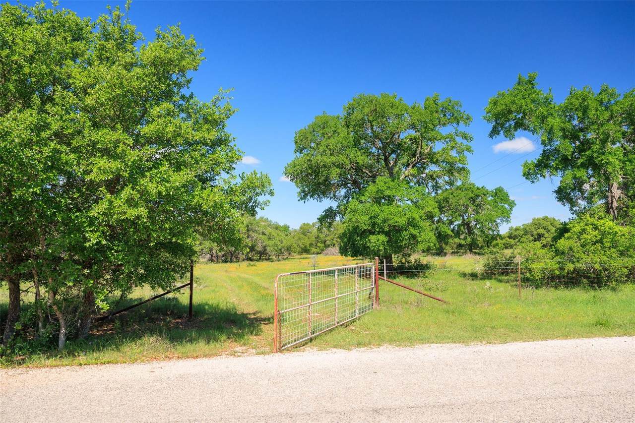 480 Blue Creek Dr - Photo 1